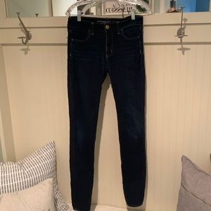Size 6 American Eagle super stretch jean leggings.